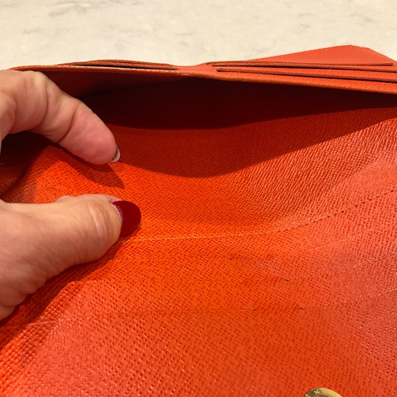 Louis Vuitton Adele Wallet - Picture 7 of 9